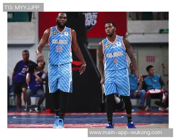 布劳恩上半场表现惊艳6投全中三分球两投全中助球队掌控比赛节奏