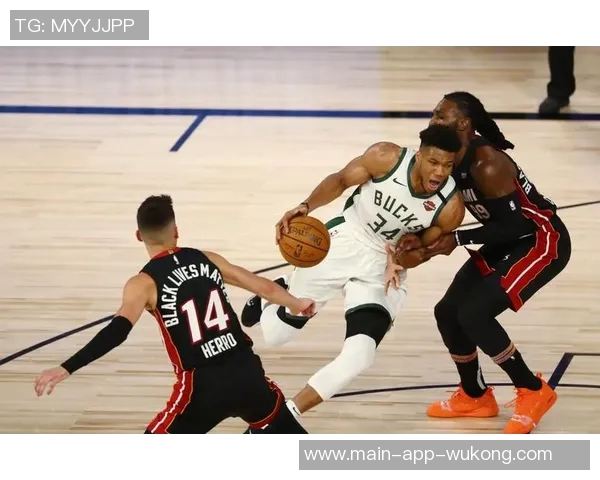 雄鹿客场对决猛龙字母哥确认出战引发期待 雄鹿客场对决猛龙字母哥确认出战引发期待