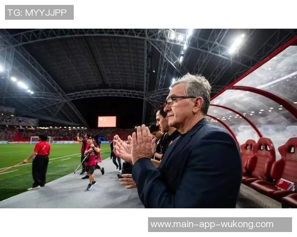 伊万谈国足战术革新:单后腰布局引领现代足球新趋势 伊万谈国足战术革新:单后腰布局引领现代足球新趋势