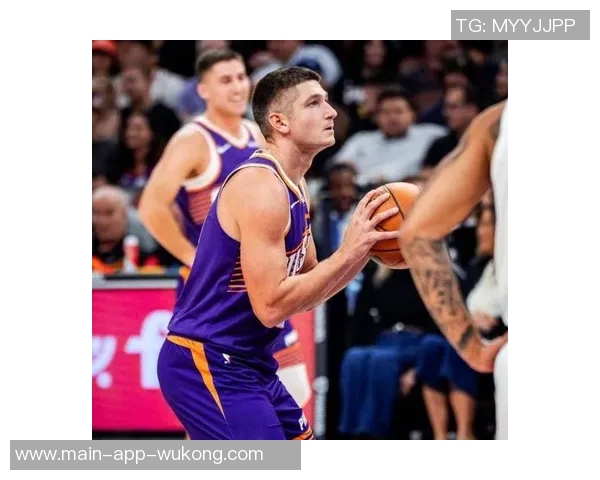 格雷森阿伦外线火力全开12投6中砍下17分4篮板5助攻表现抢眼 格雷森阿伦外线火力全开12投6中砍下17分4篮板5助攻表现抢眼